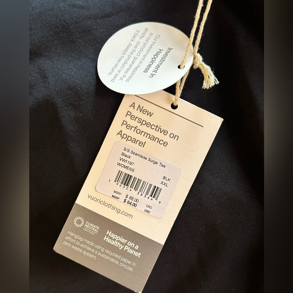 NWT sz XXL Vuori Black seamless surge tee stretch wicking material free neck - Picture 7 of 8